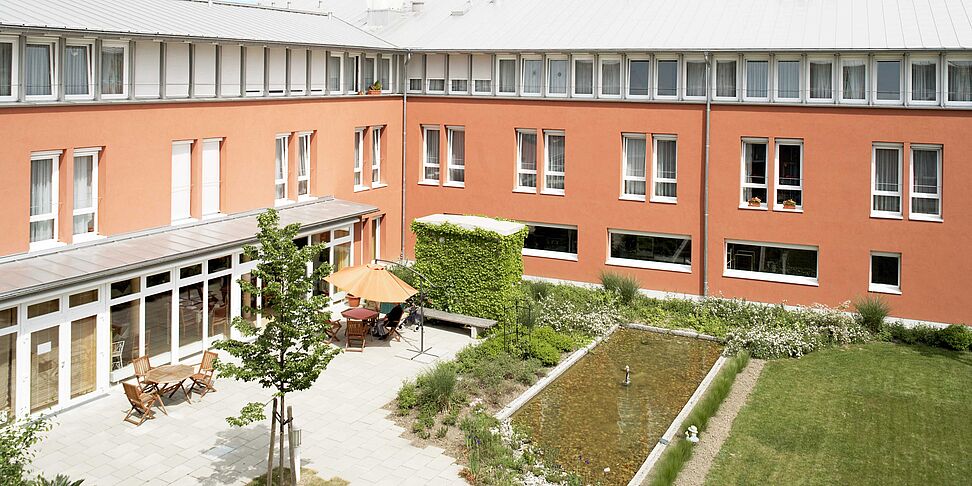 Friesenheim est une commune de la circonscription d'Ortenau dans le Bade-Wurtemberg. Elle est entourée des communes voisines de Hohberg, Gengenbach, Biberach, Seelbach, Lahr, Meissenheim et Neuried.